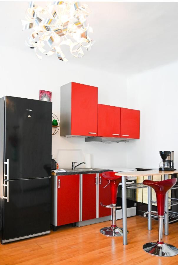 Backpacker Apartment Bahnhof Відень Екстер'єр фото
