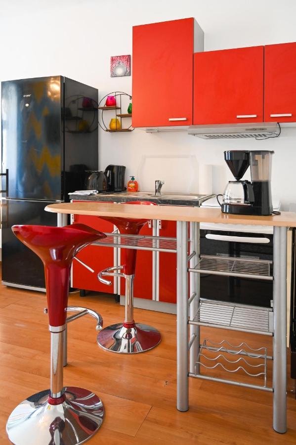 Backpacker Apartment Bahnhof Відень Екстер'єр фото
